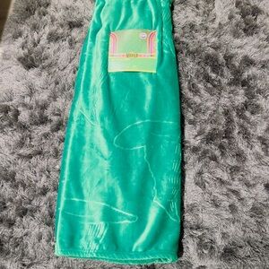 Wicked Embossed Elphie Hat Throw Blanket